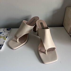 Cream Saks Fifth Avenue heeled sandals. Women’s 8